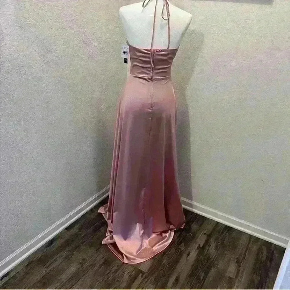 NWT Speechless size 5 Key Hole halter Neck open back mauve pink Satin Gown prom - Picture 4 of 6